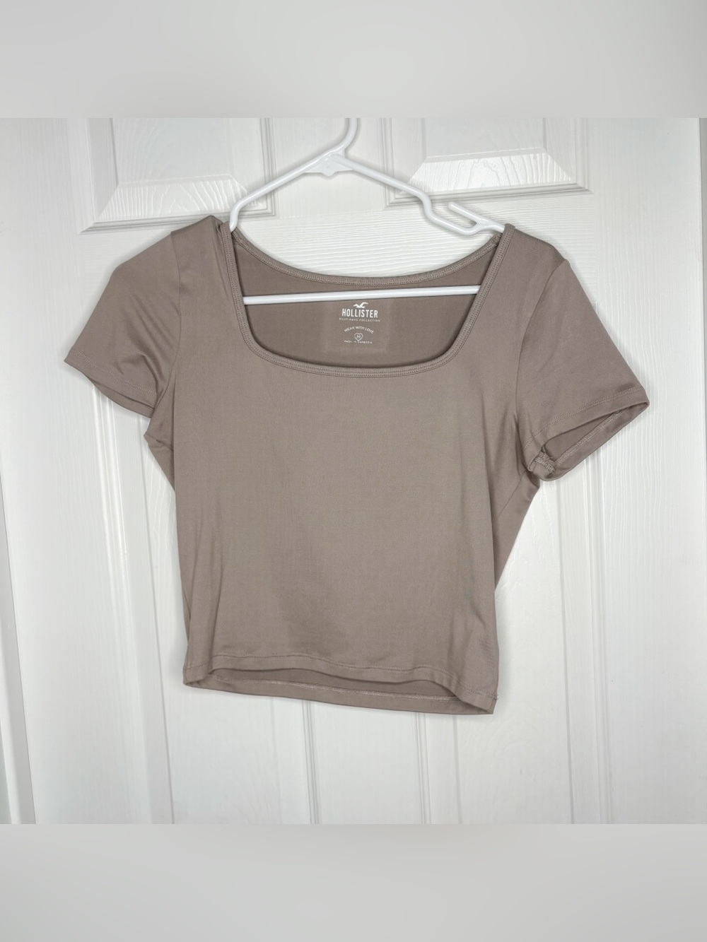 Hollister Women's Scoop Neck Crop Top — Taupe